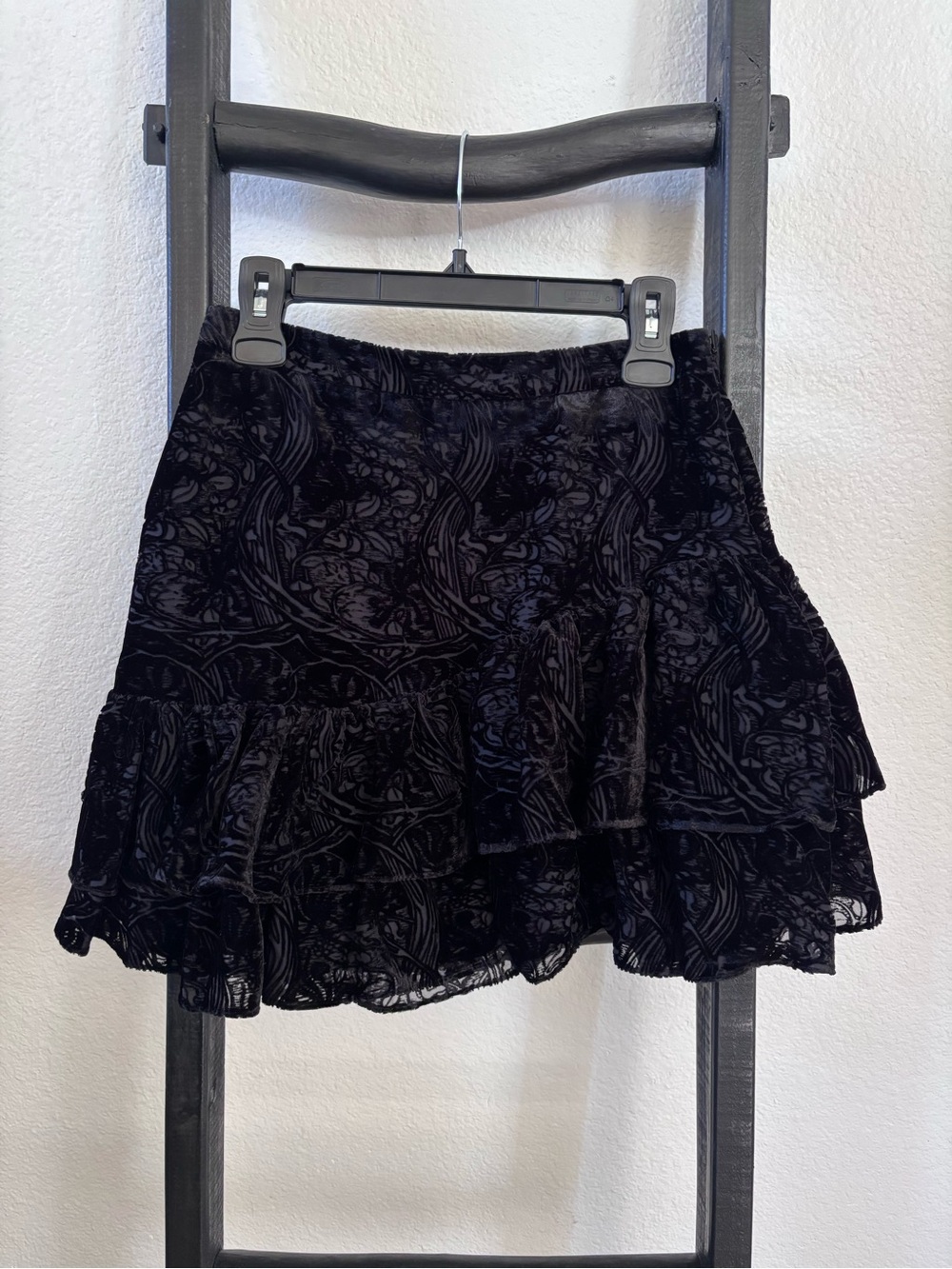 Ted Baker Black Velvet Burnout Mini Ruffle Asymmetrical Skirt Size 2 Whimsigoth